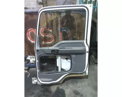 GMC T7500 DOOR ASSEMBLY, FRONT