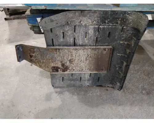 GMC T7500 FENDER, QUARTERHALF REAR