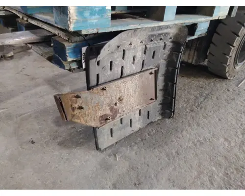 GMC T7500 FENDER, QUARTERHALF REAR