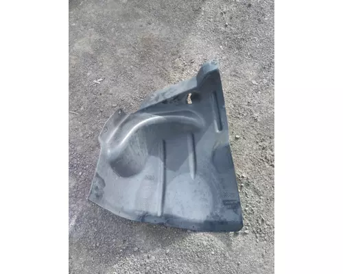 GMC T7500 FENDER, SPLASH SHIELDGUARD