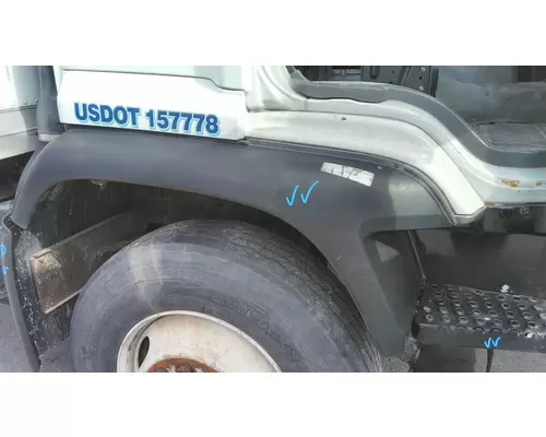 GMC T7500 FENDER, SPLASH SHIELDGUARD