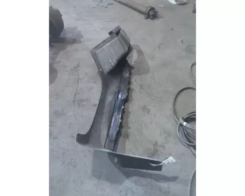 GMC T7500 FENDER, SPLASH SHIELDGUARD