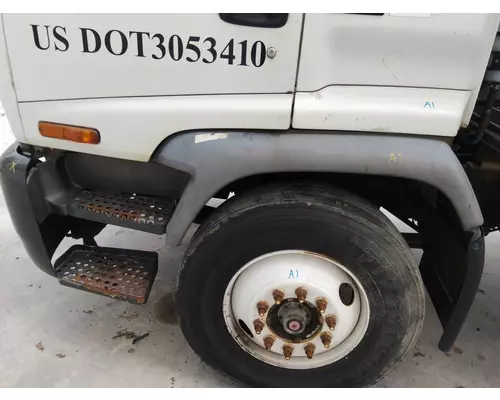GMC T7500 FENDER ASSEMBLY, FRONT