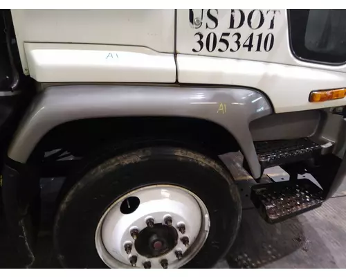 GMC T7500 FENDER ASSEMBLY, FRONT