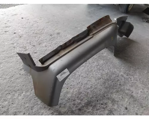 GMC T7500 FENDER ASSEMBLY, FRONT