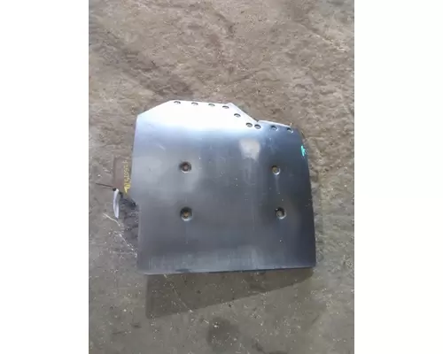 GMC T7500 FENDER EXTENSION