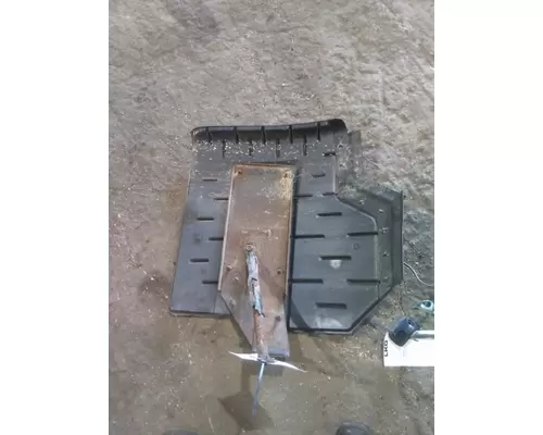 GMC T7500 FENDER EXTENSION