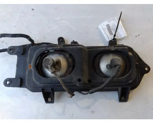 GMC T7500 HEADLAMP ASSEMBLY