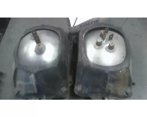 GMC T7500 HEADLAMP ASSEMBLY