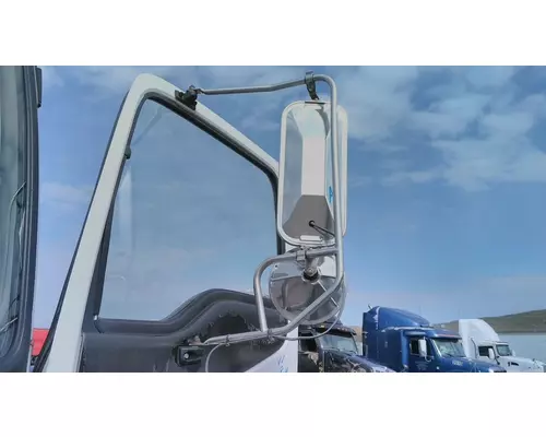 GMC T7500 MIRROR ASSEMBLY CABDOOR