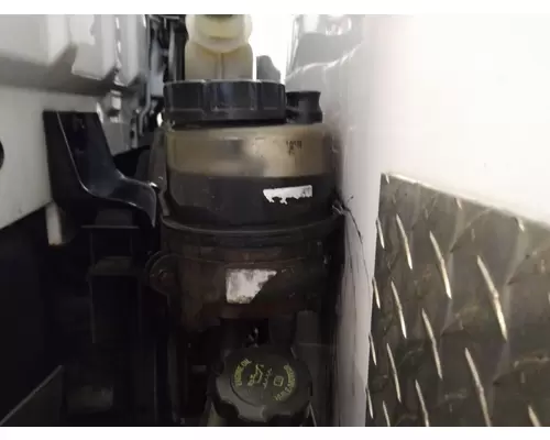 GMC T7500 POWER STEERING RESERVOIR