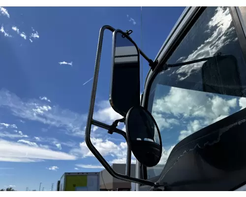 GMC T7 Mirror (Side View)