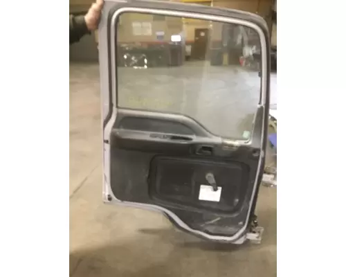 GMC T8500 DOOR ASSEMBLY, FRONT