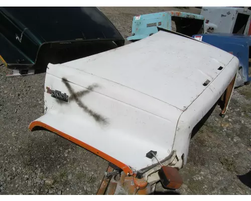 GMC TOP KICK Hood