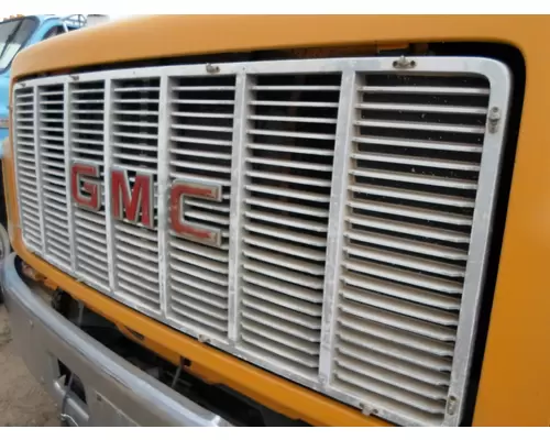 GMC TOPKICK Grille