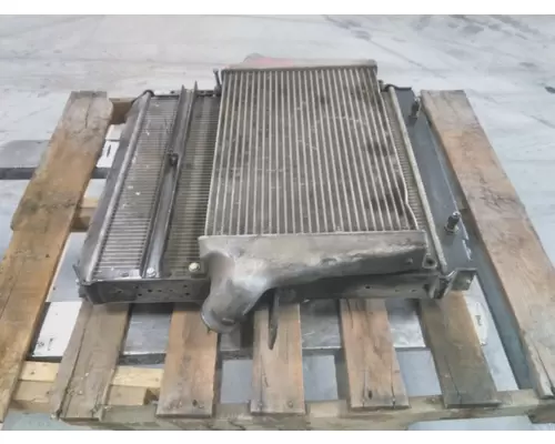 GMC W4500 COOLING ASSEMBLY (RAD, COND, ATAAC)