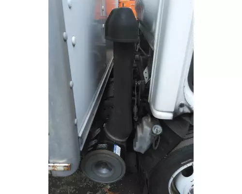 GMC W5500 AIR CLEANER