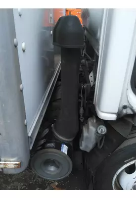 GMC W5500 AIR CLEANER