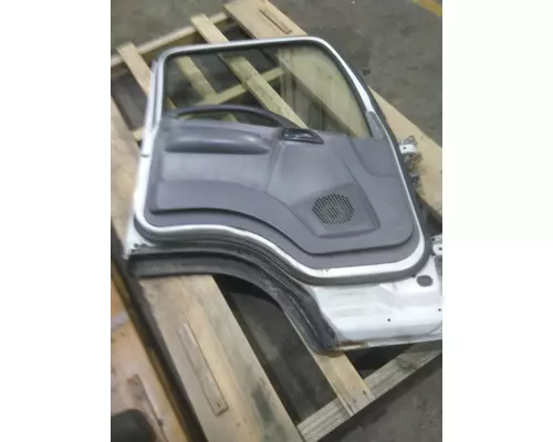 GMC W5500 DOOR ASSEMBLY, FRONT