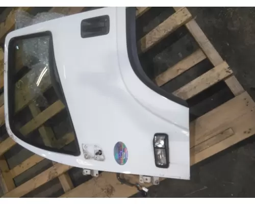 GMC W5500 DOOR ASSEMBLY, FRONT