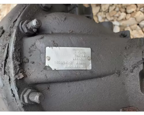 GM 15718 Hub