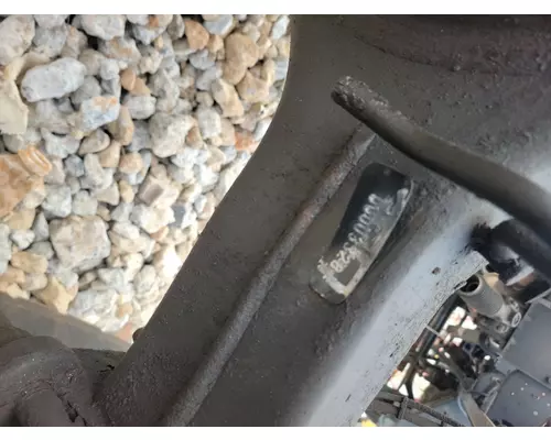 GM 15718 Hub
