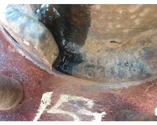 GM 15718 Hub