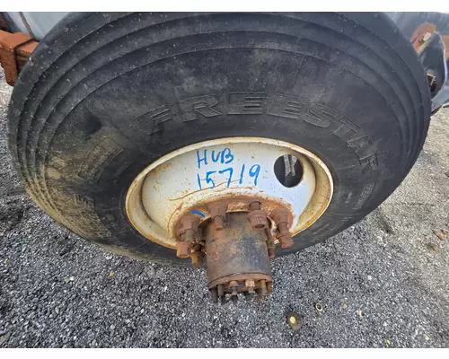 GM 15719 Hub