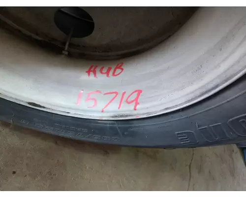 GM 15719 Hub
