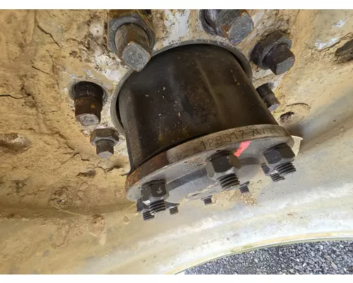GM 15765 Hub