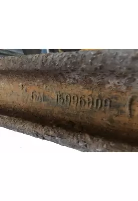GM 15996809 ~Axle Assembly, Front (unused)