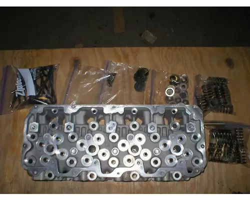 GM DURAMAX (6.6) LB7 Cylinder Head