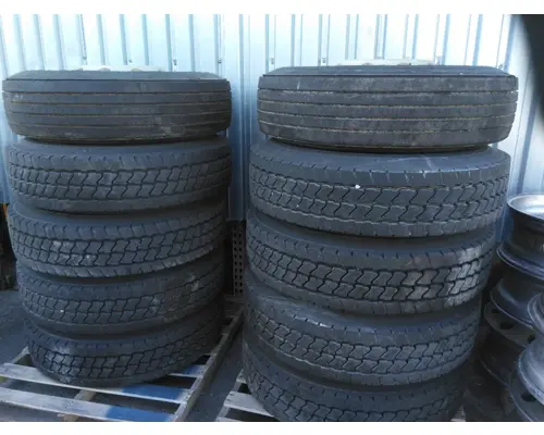 GOODYEAR 295/75R22.5 TIRE