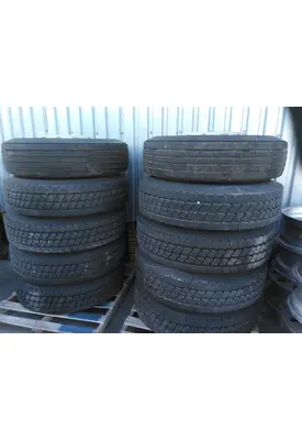 GOODYEAR 295/75R22.5 TIRE