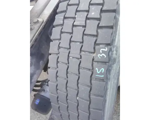 GOODYEAR 295/75R22.5 TIRE