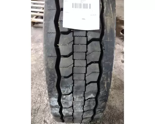 GOODYEAR 295/75R22.5 TIRE