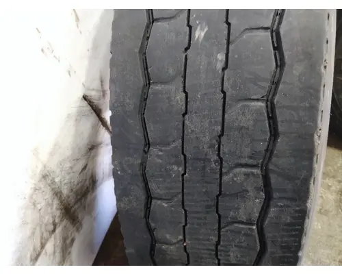GOODYEAR 295/75R22.5 TIRE
