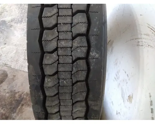 GOODYEAR 295/75R22.5 TIRE