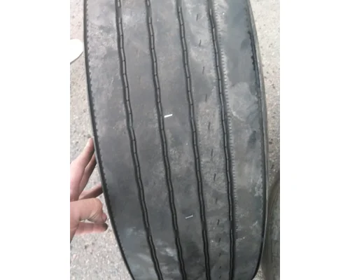 GOODYEAR 295/75R22.5 TIRE