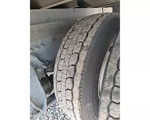 GOODYEAR 295/75R22.5 TIRE