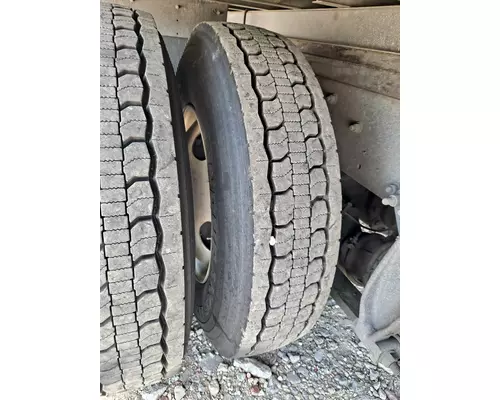 GOODYEAR 295/75R22.5 TIRE