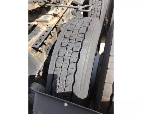 GOODYEAR 295/75R22.5 TIRE