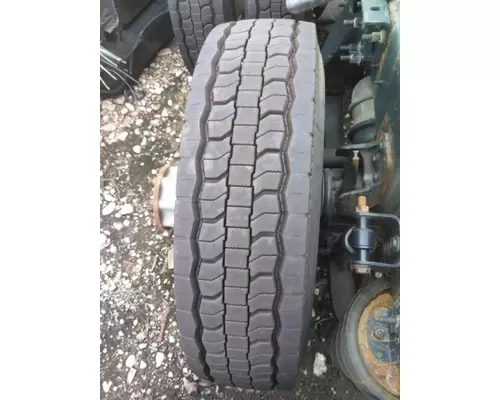 GOODYEAR 295/75R22.5 TIRE