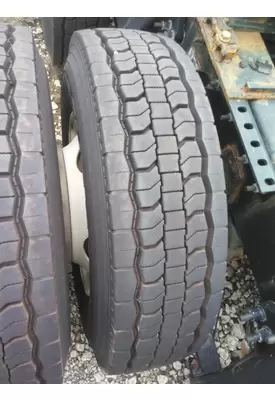 GOODYEAR 295/75R22.5 TIRE