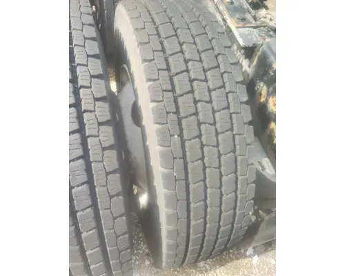 GOODYEAR 295/75R22.5 TIRE