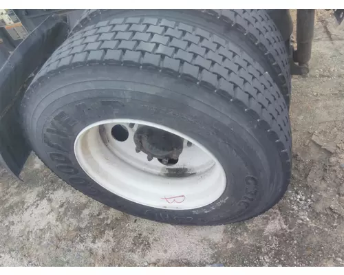 GOODYEAR 295/75R22.5 TIRE
