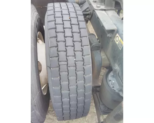 GOODYEAR 295/75R22.5 TIRE