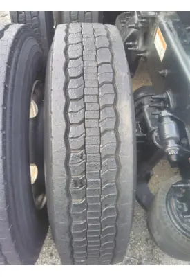 GOODYEAR 295/75R22.5 TIRE