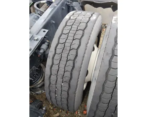 GOODYEAR 295/75R22.5 TIRE