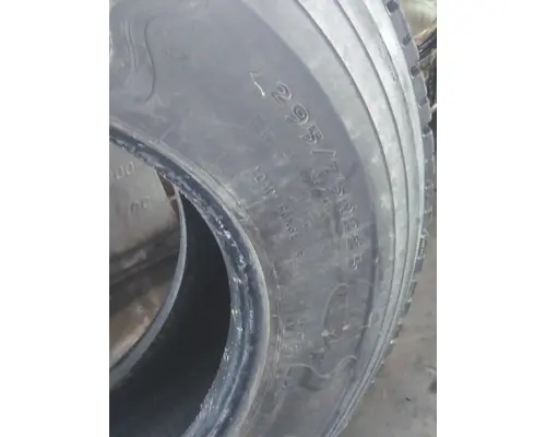 GOODYEAR 295/75R22.5 TIRE